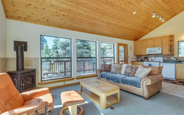 Mtn-view Deck: Cabin Getaway in Angel Fire