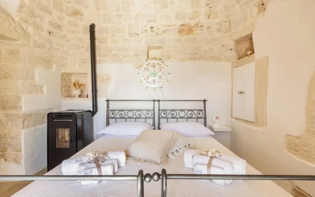 4023 Trullo Domi by Perle di Puglia
