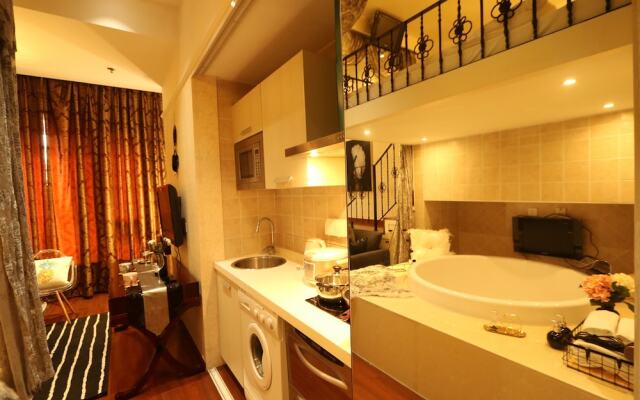 Warm Journey Apartment