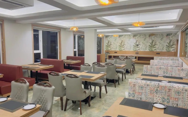 Regenta Inn Motikhavdi Jamnagar