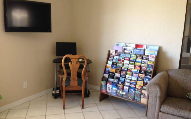 Hometown Inn & Suites