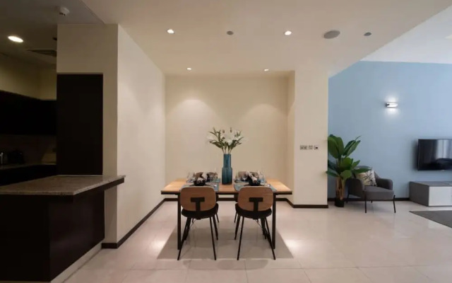 Maison Privee Tiara Diamond