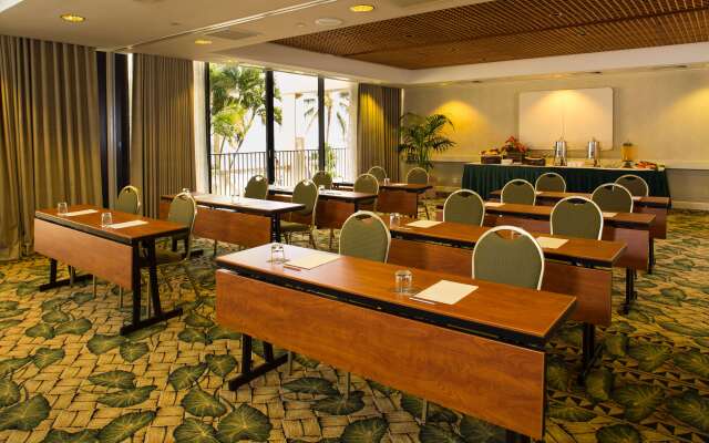 OUTRIGGER Waikiki Beach Resort