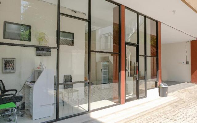 OYO 2798 Semeru Residence Syariah