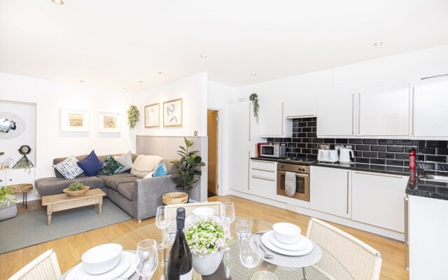 Stunning 1-bed Apartment Overlooking Swanage Bay
