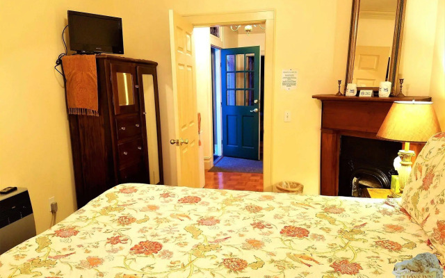 Lion's Inn Bed and Breakfast