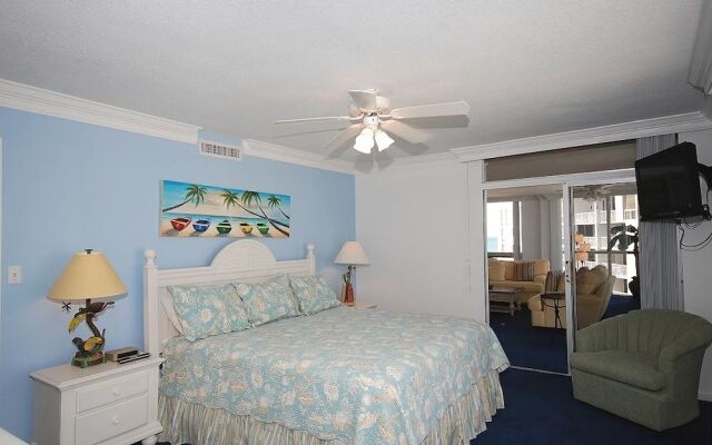 Shoreline 1116 Condo by RedAwning