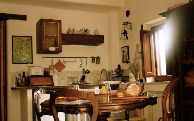 Guesthouse Runcini dormire in un borgo medievale