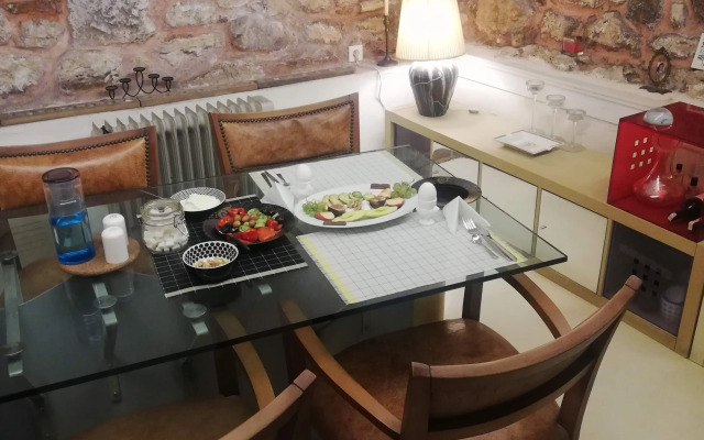 No 1 House By Valence