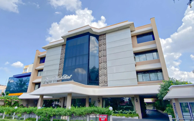 RedDoorz Plus near Solo Square 2