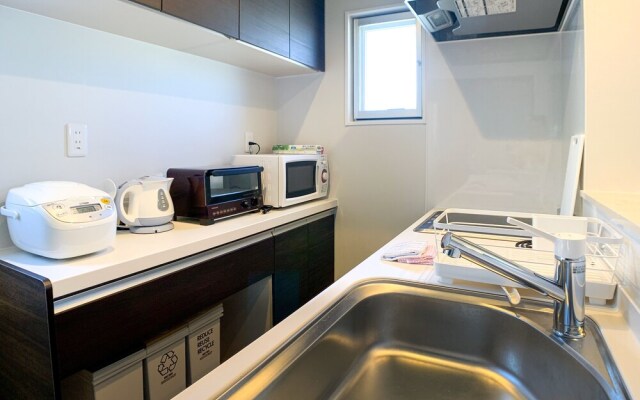 Tsukasa Condo Chatan Araha