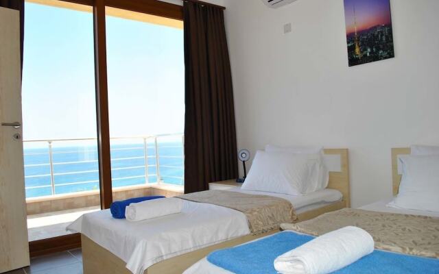 Villa Blue Ocean by Amy Villa