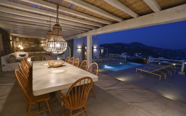 Villa Moonflower
