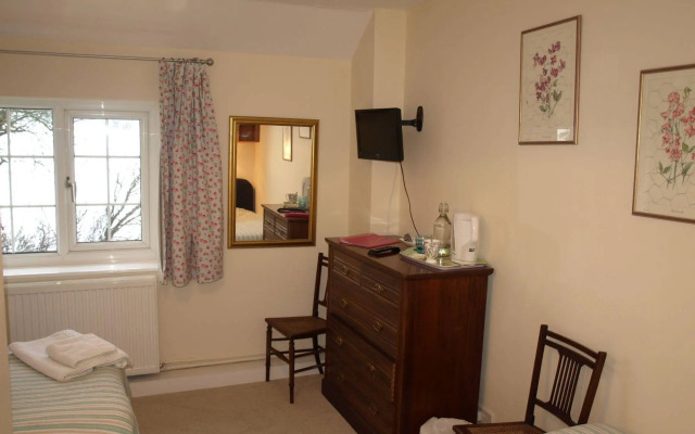 Cleaver Cottage Bed & Breakfast