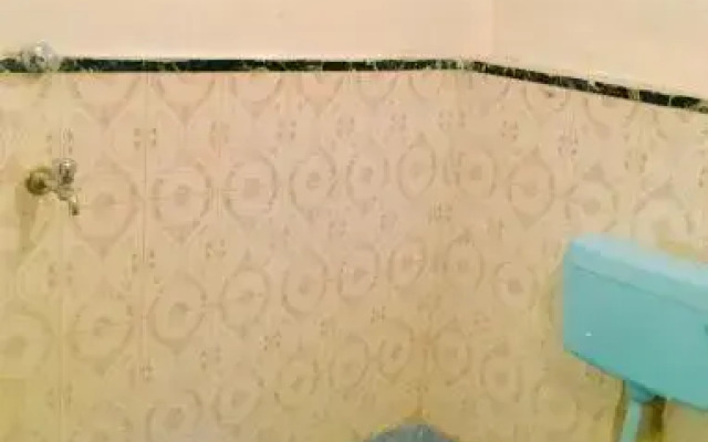 saffron guest house & hostel