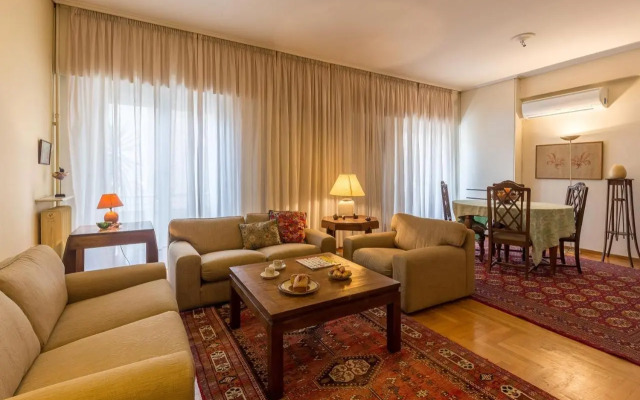 Art Deco Spacious Appartment close to centre