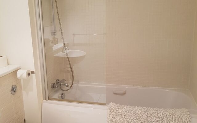 Executive Open Plan Apartment in Leith