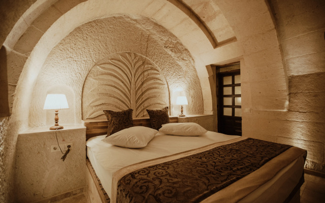 Kismet Cave Mansion