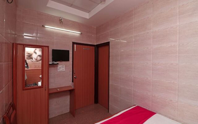 OYO 16678 Rohtak Palace