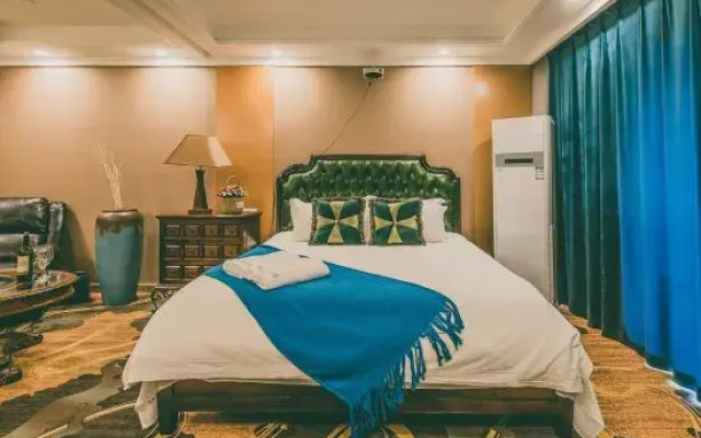 Carlos Service Apartment