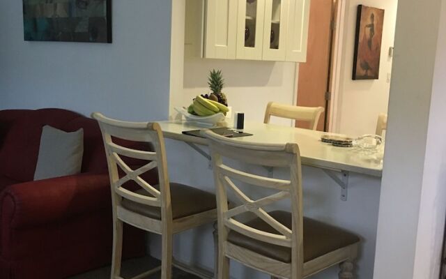 Brushwood House by Smith Point Beach