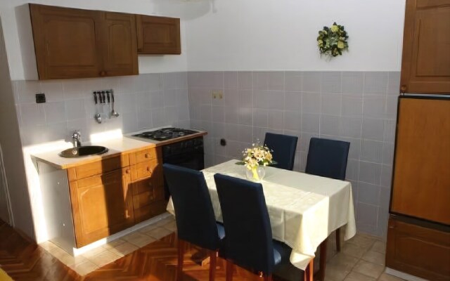 Apartments & Rooms Nada