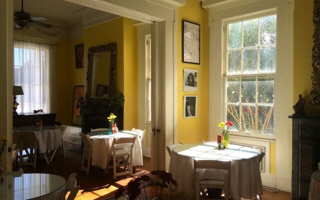 Creole Gardens Guesthouse and Inn