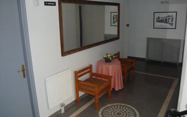 Karis Hotel