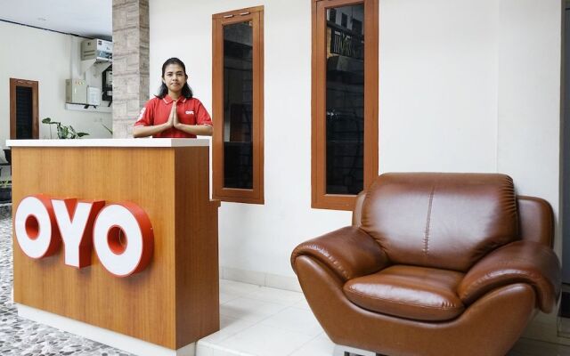 Oyo 1076 Dmc Homestay