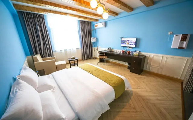 Durian Candy Hotel (Zhuji Diankou Town Passenger Station)