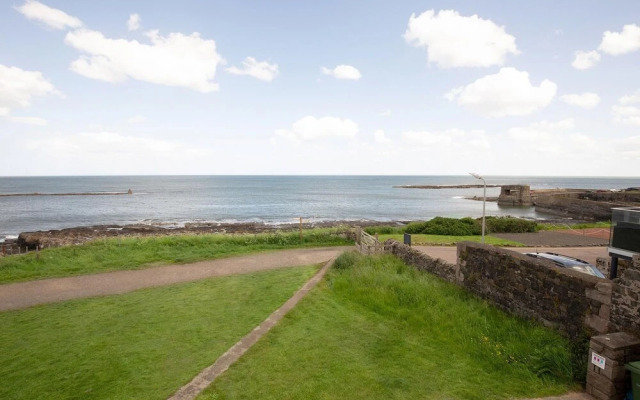 Host Stay Craster Waves