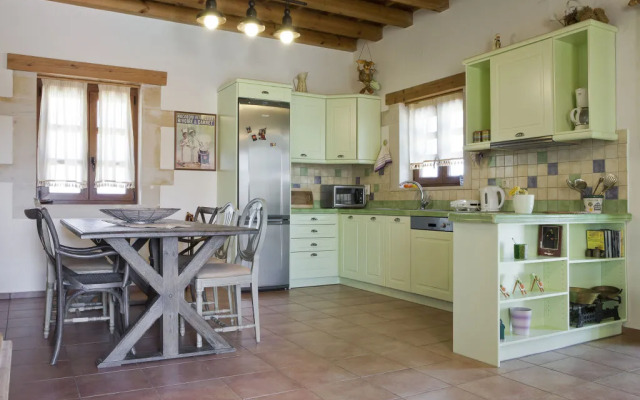 2 Stone Villas And Their Views At Arodamos