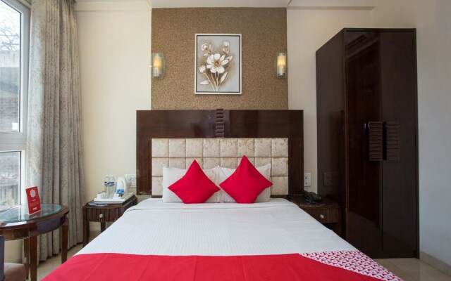 OYO 2377 Hotel Residency