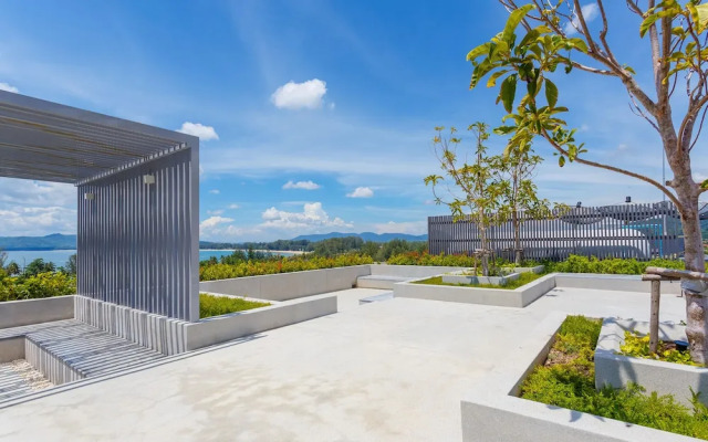 The Aristo Beach Studio by Holy Cow