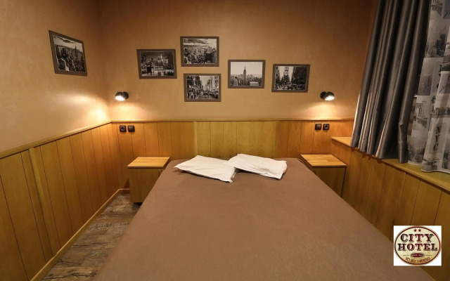 City Hotel