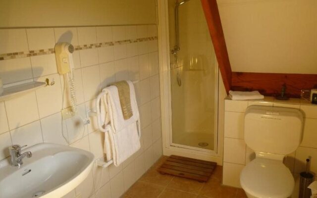 Cairnbrae House