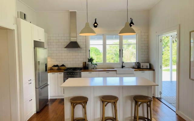 Meryta House – Guest Rooms – Burnt Pine