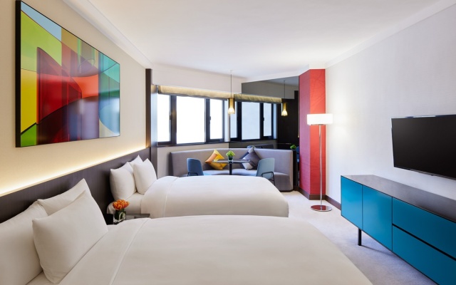 Prince, Marco Polo Hotel