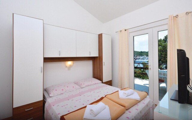 Nice Home in Zastrazisce With 3 Bedrooms and Wifi