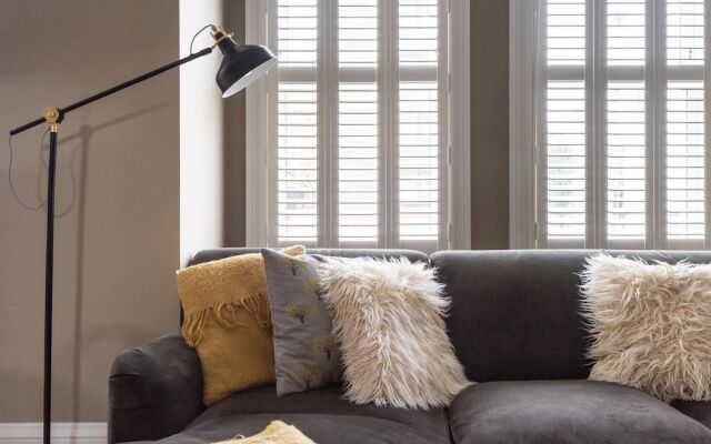 Beautifully Modern 2 Bedroom Flat For 4 Guests