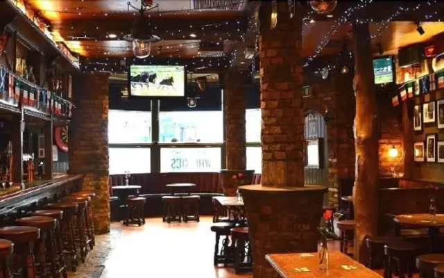 The Crown Pub & Guesthouse