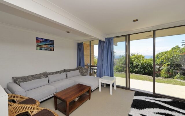 The Crest, Unit 5/6-8 Tomaree Road