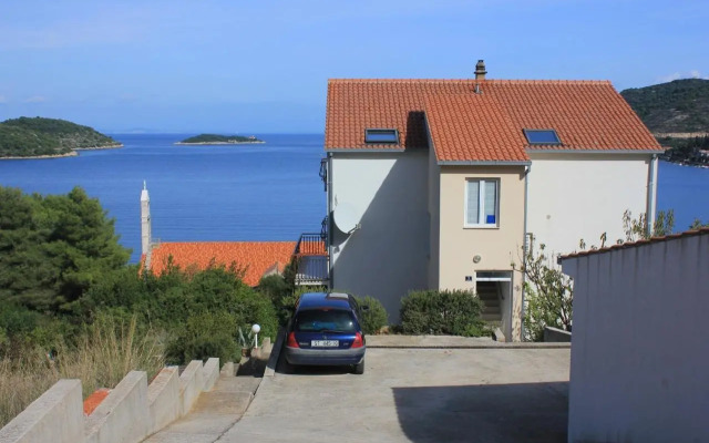 Apartment Vis 2470b