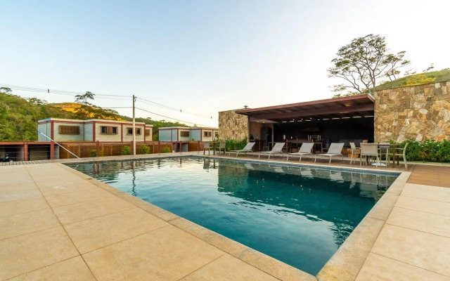 Triplex com Design Industrial em Itaipava | AIR A2
