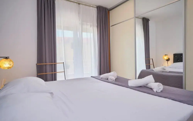 Harmony Seaside Apartment by Litto