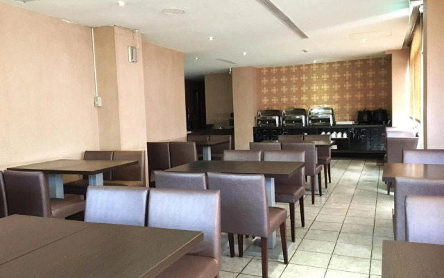 The Riverside Hotel & Motel