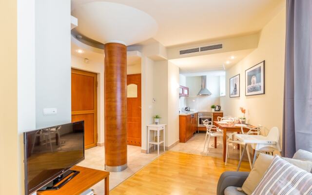 FriendHouse Apartments - Aparthotel