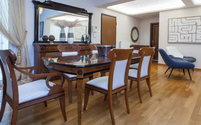 Luxe 3 Bd Penthouse 5 Min from Drosia