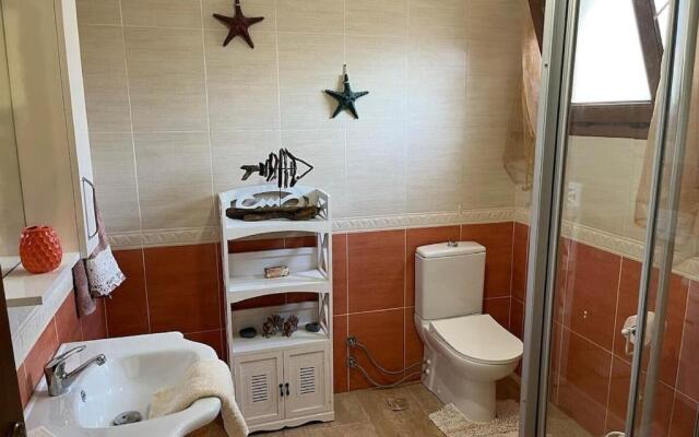 4 Bedroom (Sleeps 8) Villa in Esentepe