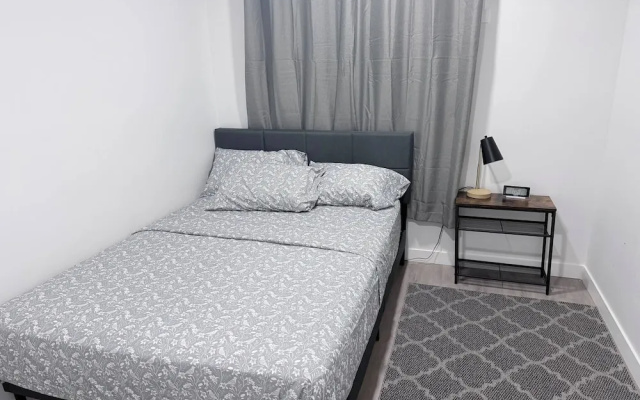Charming Family-friendly House Rental in Edmonton